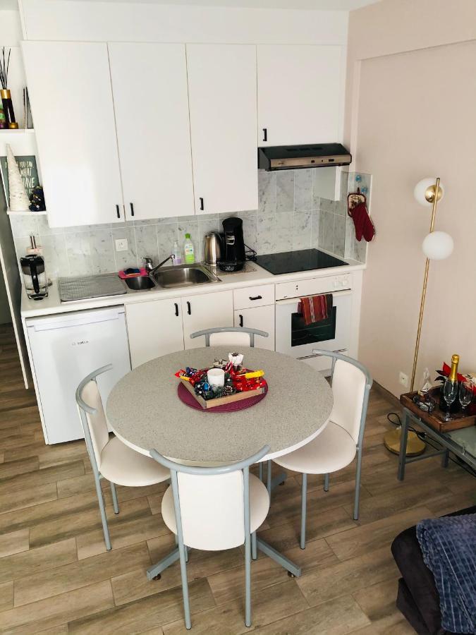 Shiny Nice Studio At Ostend Apartment Exterior foto