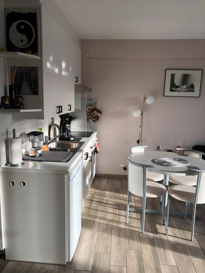 Shiny Nice Studio At Ostend Apartment Exterior foto