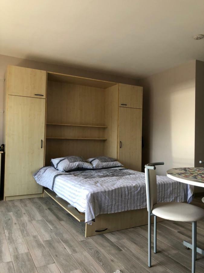Shiny Nice Studio At Ostend Apartment Exterior foto